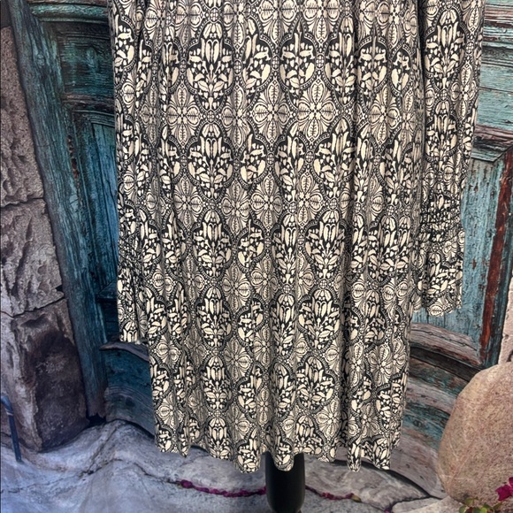 Guess long sleeve stretchy dress, size large, good condition - Picture 6 of 12